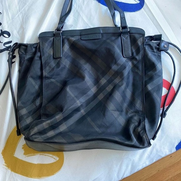 Burberry Purse Authentic - Picture 6 of 11